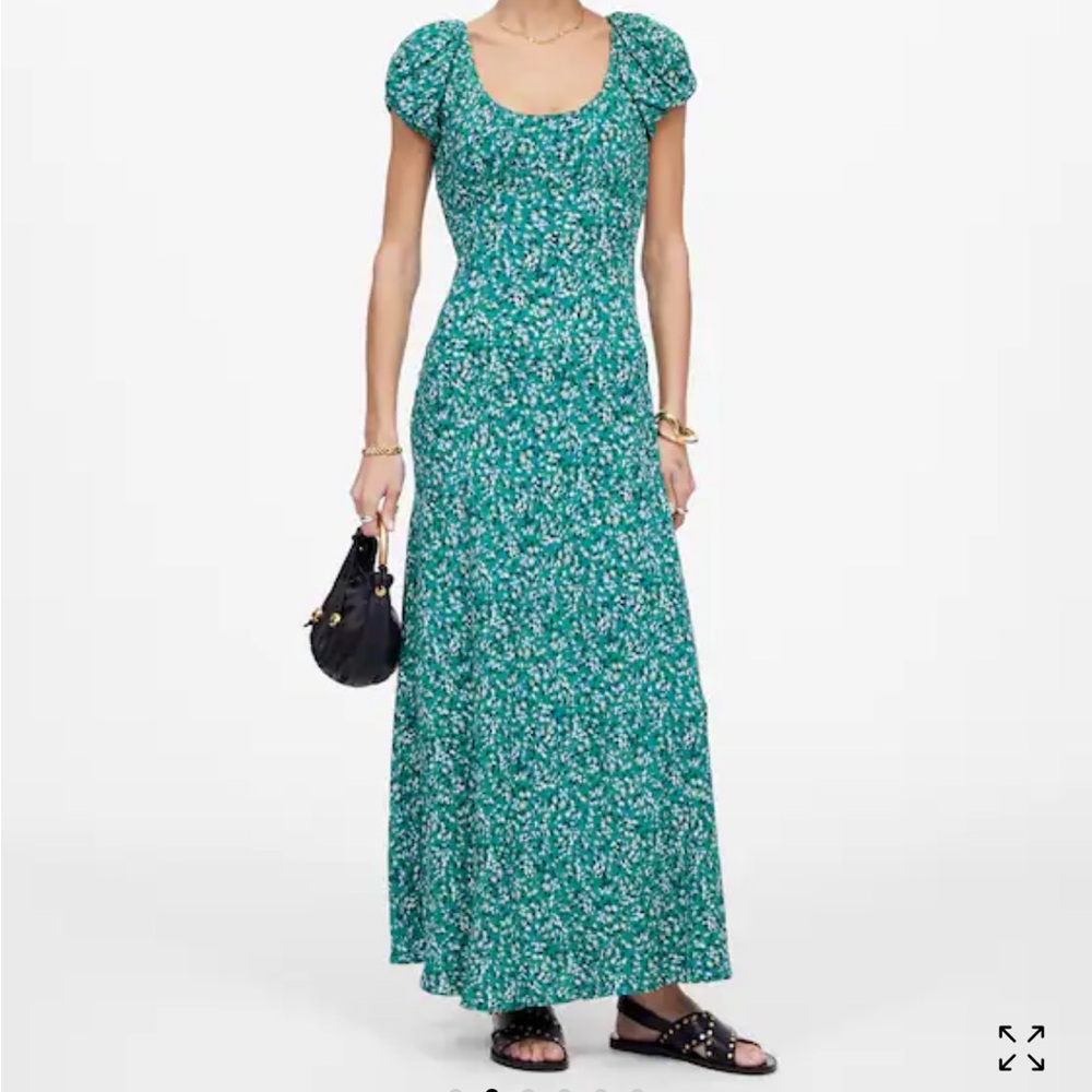 NWT Ruched Scoopneck Midi Dress in Floral